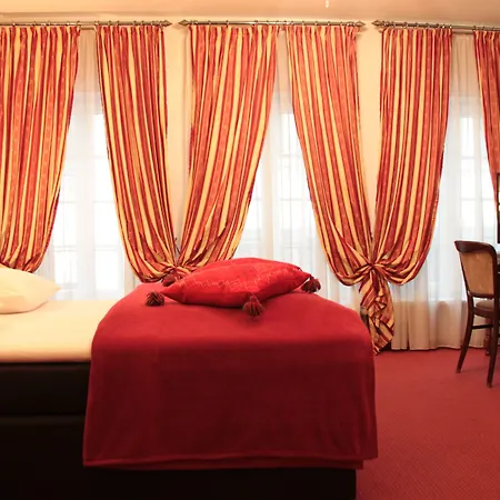 Altstadthotel Hayk Am Rhein 3* Keulen