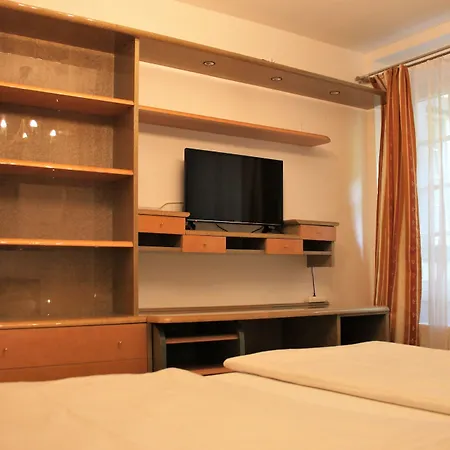 Hotel Altstadthotel Hayk Am Rhein 3*