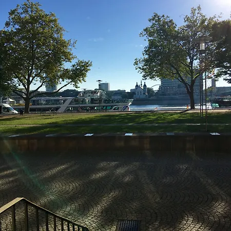Otel Altstadthotel Hayk Am Rhein 3*