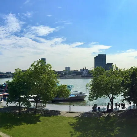 Otel Altstadthotel Hayk Am Rhein Köln