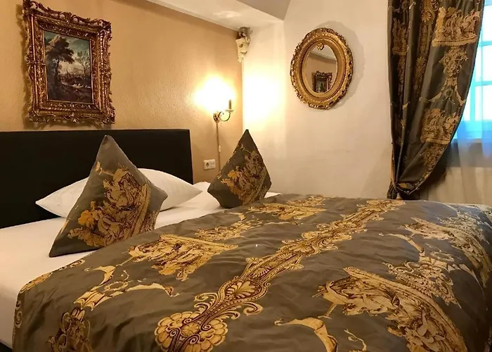 Altstadthotel Hayk Am Rhein Hotel Cologne