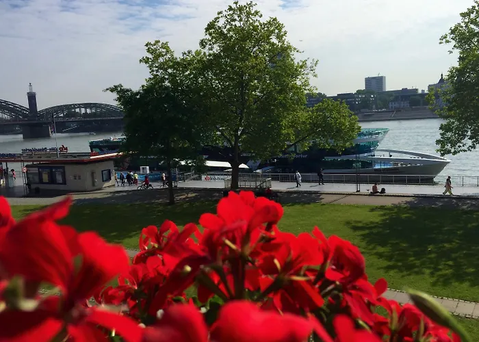 Hotel Altstadthotel Hayk Am Rhein Cologne