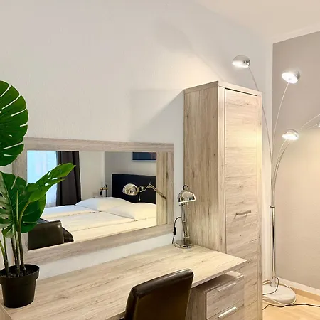 Altstadthotel Hayk Am Rhein ホテル ケルン