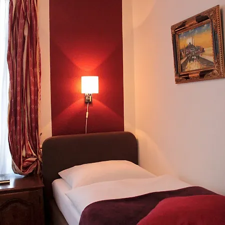 Altstadthotel Hayk Am Rhein