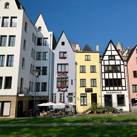 Altstadthotel Hayk Am Rhein 3* Colonia