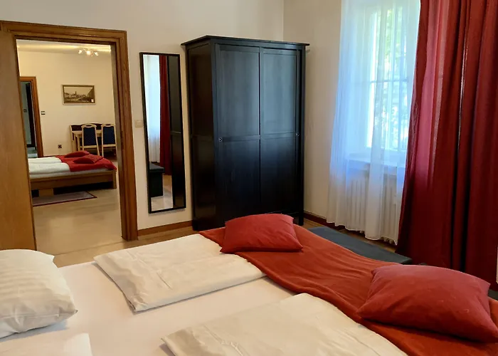 Altstadthotel Hayk Am Rhein Hotel