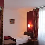 מלון Altstadthotel Hayk Am Rhein קלן