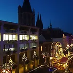 Altstadthotel Hayk Am Rhein מלון