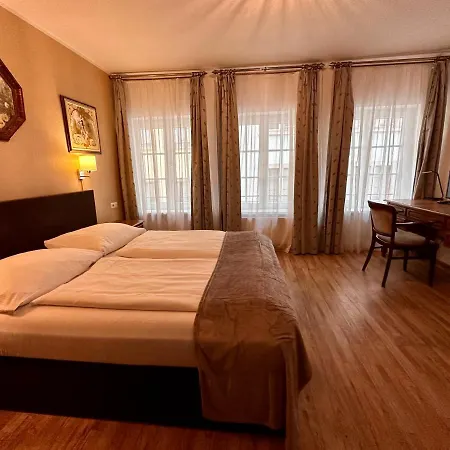 Altstadthotel Hayk Am Rhein 3* Köln