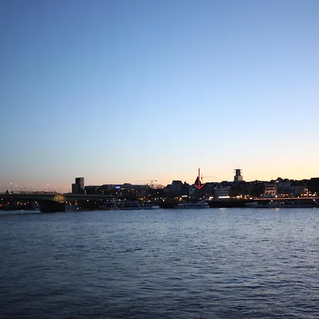 Altstadthotel Hayk Am Rhein Hotel 3*