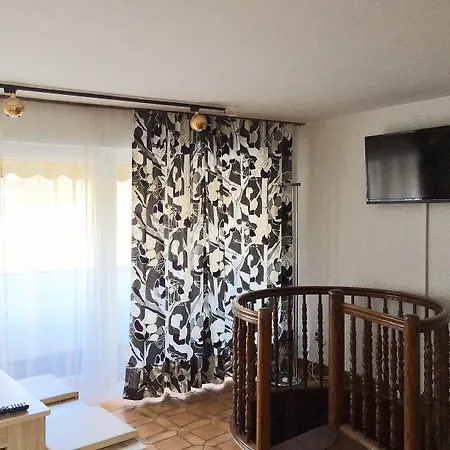 Altstadthotel Hayk Am Rhein Szálloda 3*