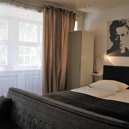 Szálloda Altstadthotel Hayk Am Rhein Köln