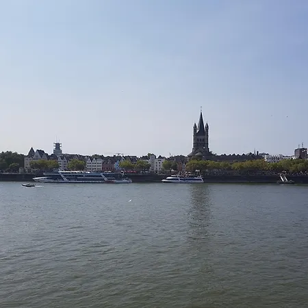 Altstadthotel Hayk Am Rhein Szálloda 3*