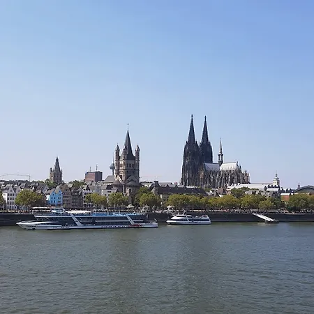 Altstadthotel Hayk Am Rhein Szálloda Köln