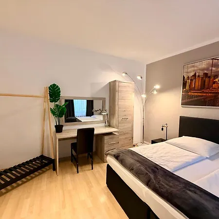 Altstadthotel Hayk Am Rhein 3* קלן