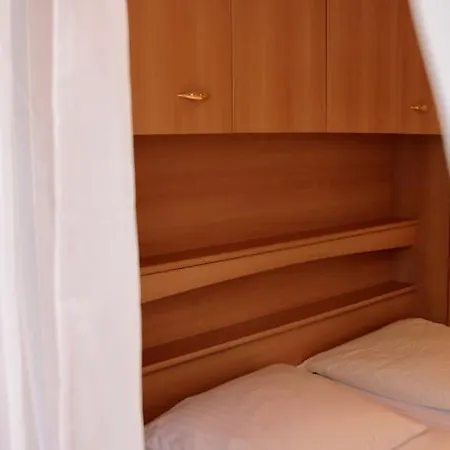 Hotel Altstadthotel Hayk Am Rhein