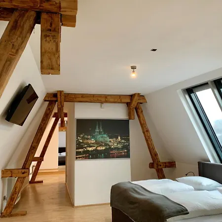Altstadthotel Hayk Am Rhein Hotel Köln