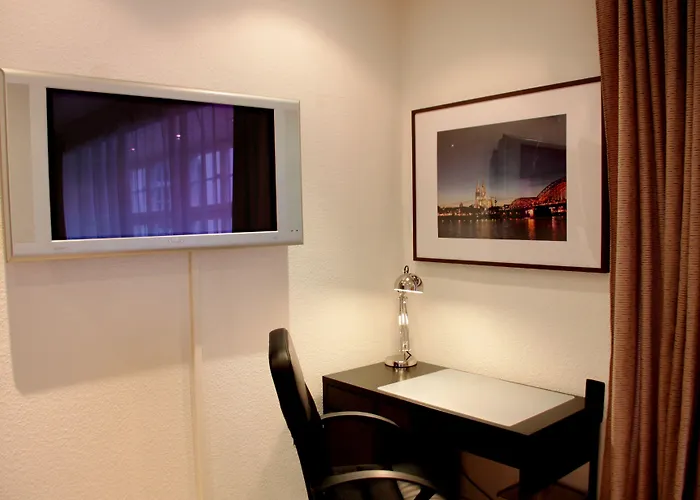 Altstadthotel Hayk Am Rhein Hotel 3*