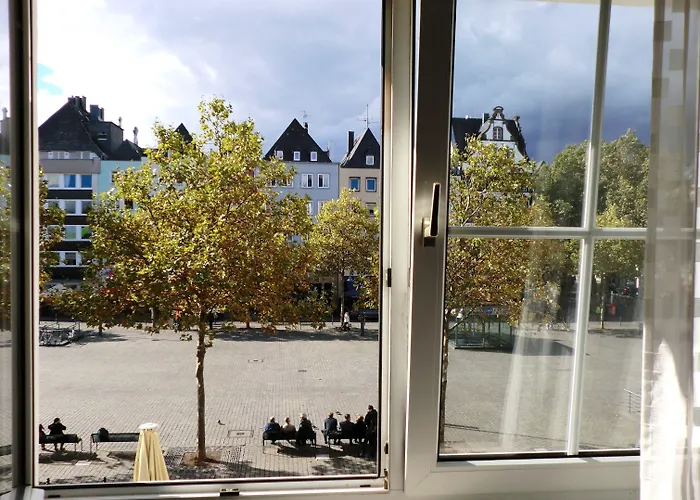 מלון Altstadthotel Hayk Am Rhein 3*