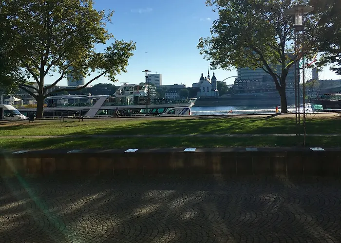 Hotel Altstadthotel Hayk Am Rhein 3*