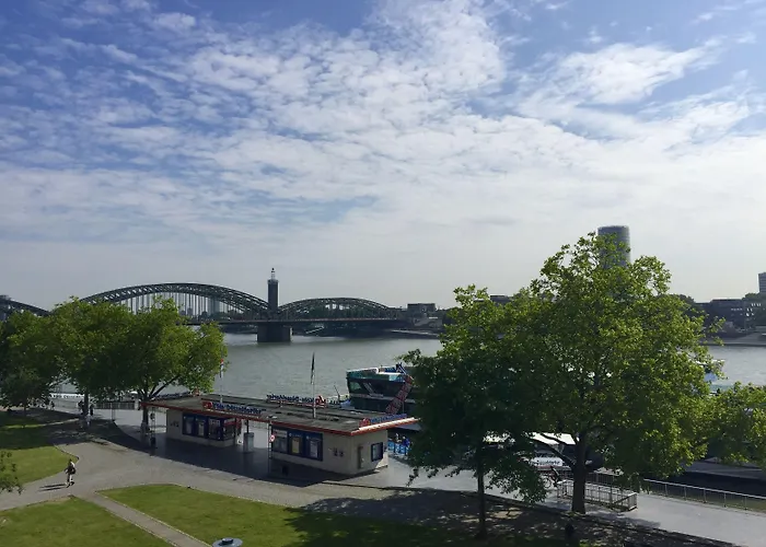 Altstadthotel Hayk Am Rhein 3*