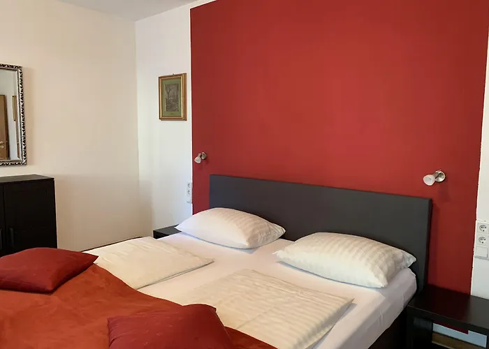 Altstadthotel Hayk Am Rhein 3* Cologne
