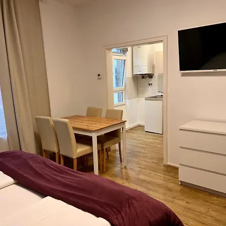 Altstadthotel Hayk Am Rhein 3* Köln