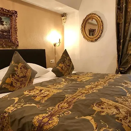 Altstadthotel Hayk Am Rhein Hotell Köln