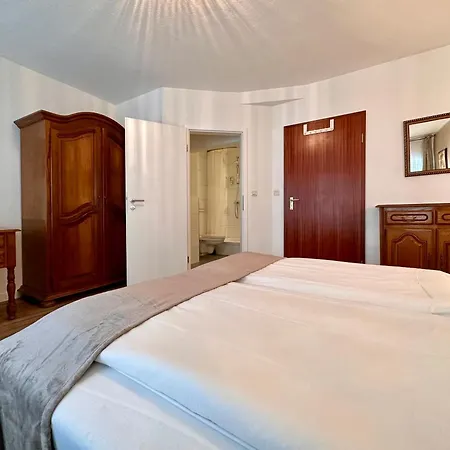 Altstadthotel Hayk Am Rhein Hotell