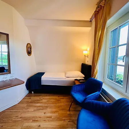 מלון Altstadthotel Hayk Am Rhein
