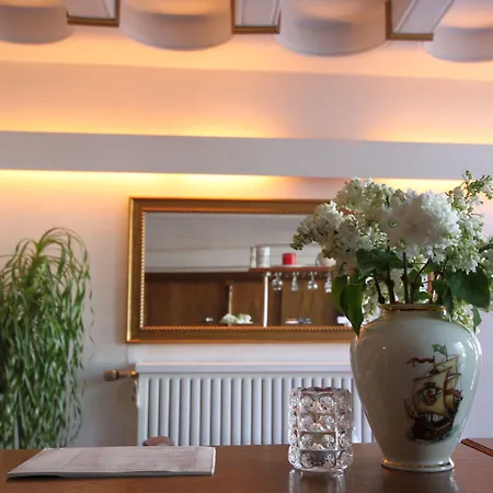 מלון Altstadthotel Hayk Am Rhein קלן