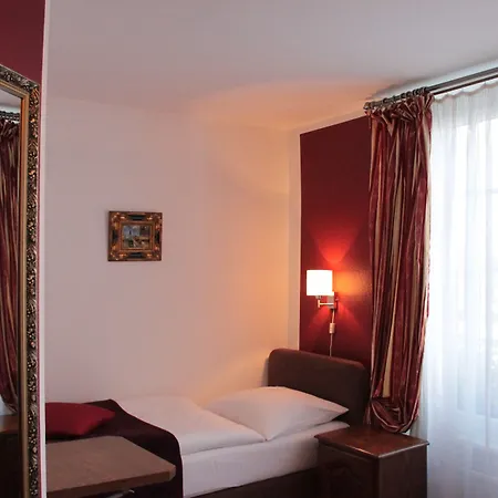 מלון Altstadthotel Hayk Am Rhein קלן