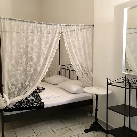 Altstadthotel Hayk Am Rhein מלון