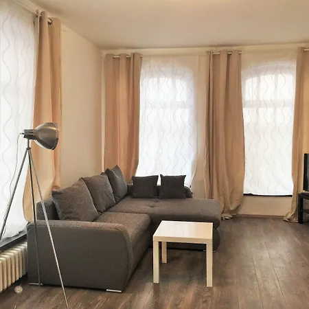 מלון Altstadthotel Hayk Am Rhein 3*