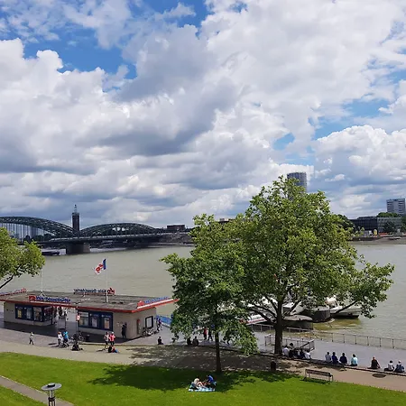 Altstadthotel Hayk Am Rhein 科隆