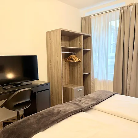 Altstadthotel Hayk Am Rhein מלון 3*