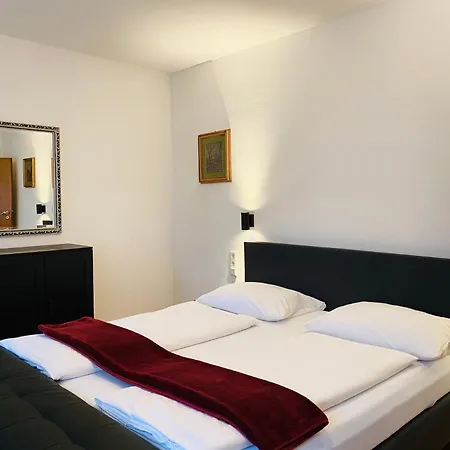 Hotell Altstadthotel Hayk Am Rhein