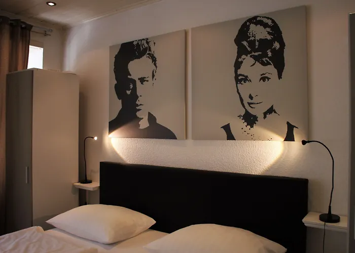 Altstadthotel Hayk Am Rhein 酒店