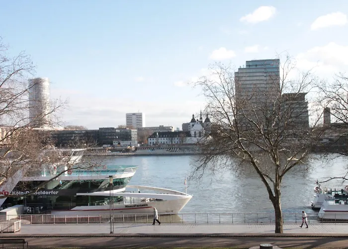 Altstadthotel Hayk Am Rhein 酒店