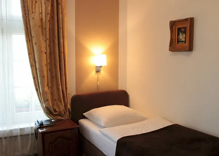 酒店 Altstadthotel Hayk Am Rhein 科隆